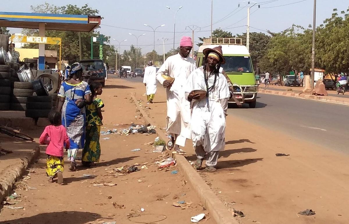 Nation 37. Griots on the RN27 Boulkassoumbougou. Bamako Mali 2019